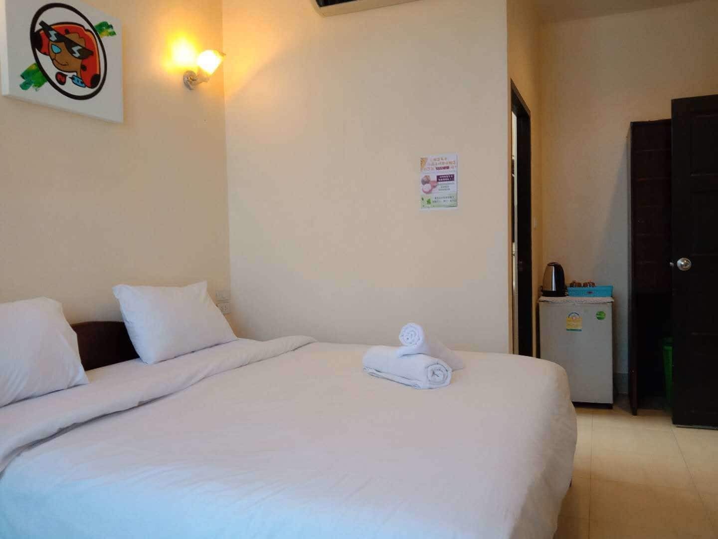 Zodiac Hotel Patong Екстериор снимка